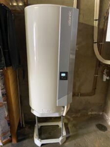 Ballon thermodynamique ATLANTIC CALYPSO avec split inverter, raccordement pompe à chaleur ATLANTIC - Thermonéo Energies, solution chauffage pompe à chaleur, solution production eau chaude écologique, devis pompe à chaleur