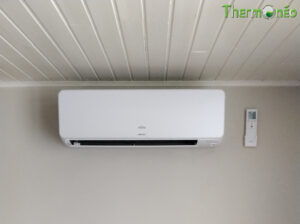 Pose pompe à chaleur air air avec clim multi split, installateur pompe à chaleur air air ATLANTIC, système clim réversible ATLANTIC TAKAO - Thermonéo Energies, artisan RGE QualiPac, devis clim gratuit