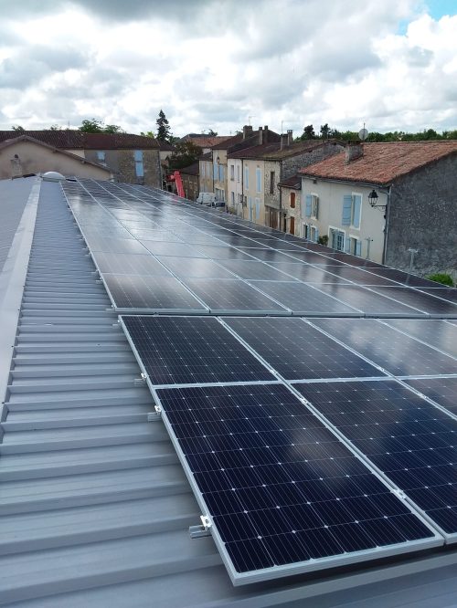 Installation photovoltaïque 36kWc pour les professionnels, pose de panneaux photovoltaïques dans le Gers - Thermonéo Solaire, installateur RGE pour le professionnel, devis gratuit photovoltaique, pose panneaux polaires Saint-Clar (32)